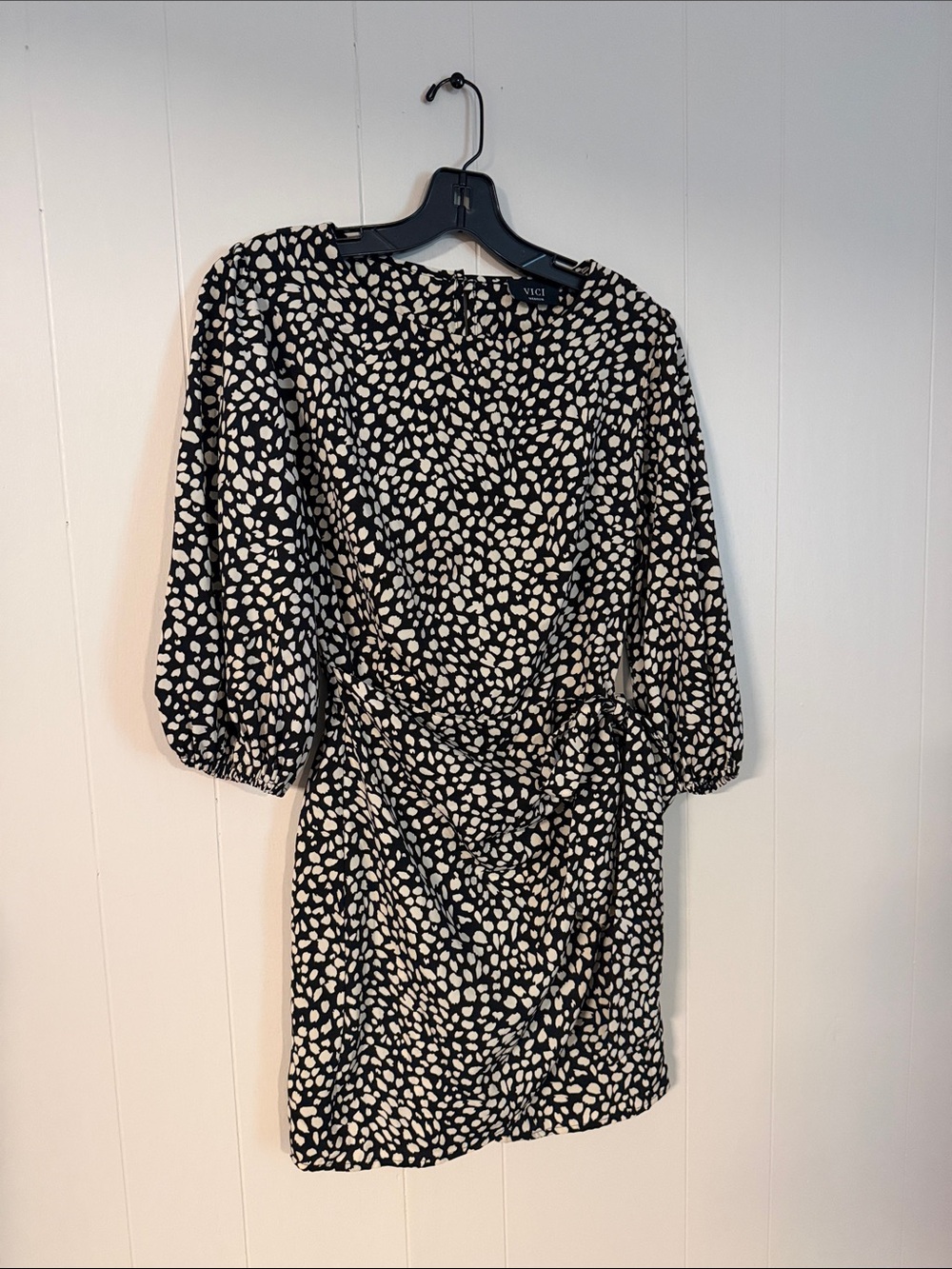 Vici Black & White Pebble-Print Tie Waist Mini Dress